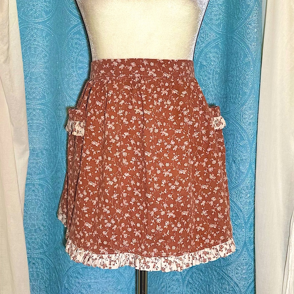 Vintage Cottagecore Ditsy Floral Ruffled Half Apron